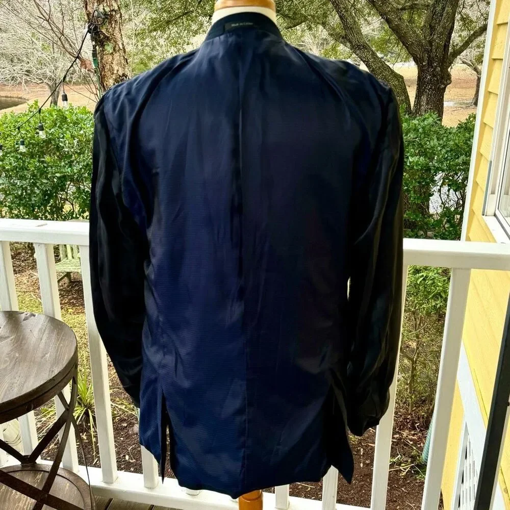 Calvin Klein Navy Blue Tuxedo Jacket. Size 44L.